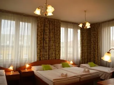 Legie Otel 3*