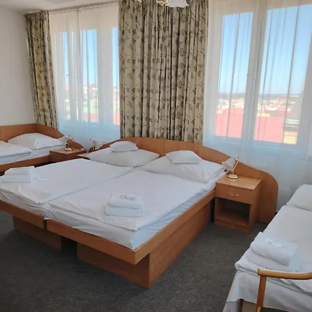 Legie Otel 3*
