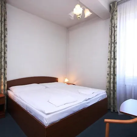 Legie Hotel 3*