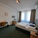 Legie Hotel 3*