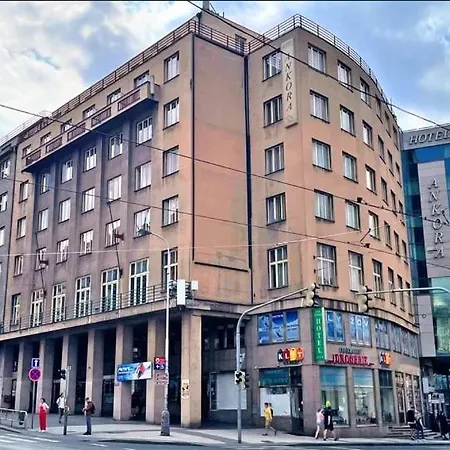 来吉酒店